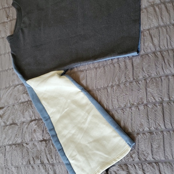 Zara women’s cotton/poly blend top w/bell sleeves grey, blue & white size S NWTS - Picture 8 of 9